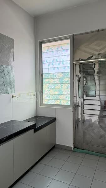 Rumah Berkembar untuk Dijual di Taman Nusa Idaman (Iskandar Puteri (Nusajaya)) - Max Loh - Kitchen - PropertyGuru.com.my