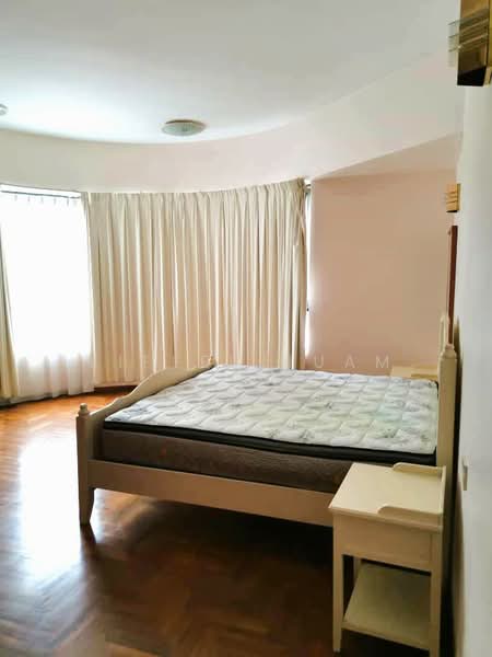 Kondominium untuk Dijual di Silverton Condominium - Eiffel Huam - Bedroom - PropertyGuru.com.my