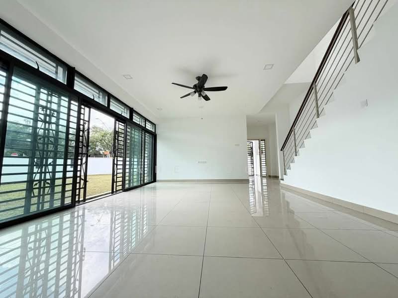 Cluster House for Sale in Taman Adda Heights (Tebrau) - Jane Ngoi - Living Room - PropertyGuru.com.my