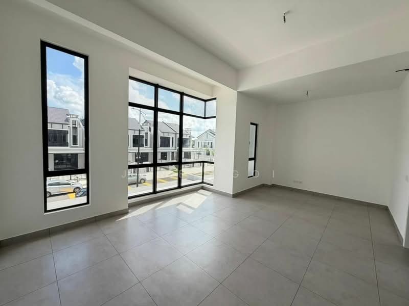 Rumah Teres 2-Tingkat untuk Dijual di Taman Mount Austin (Tebrau) - Jane Ngoi - Living Room - PropertyGuru.com.my