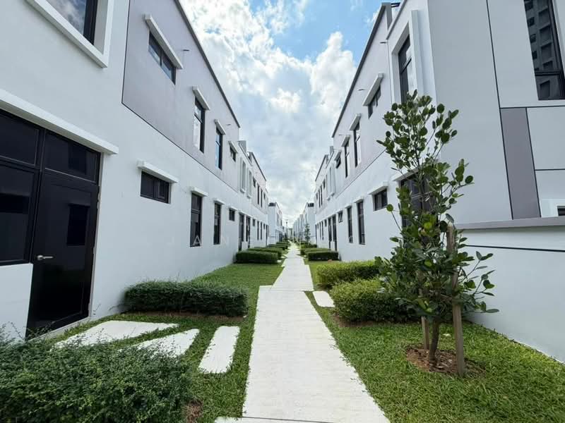 Rumah Teres 2-Tingkat untuk Dijual di Taman Mount Austin (Tebrau) - Jane Ngoi - Exterior - PropertyGuru.com.my