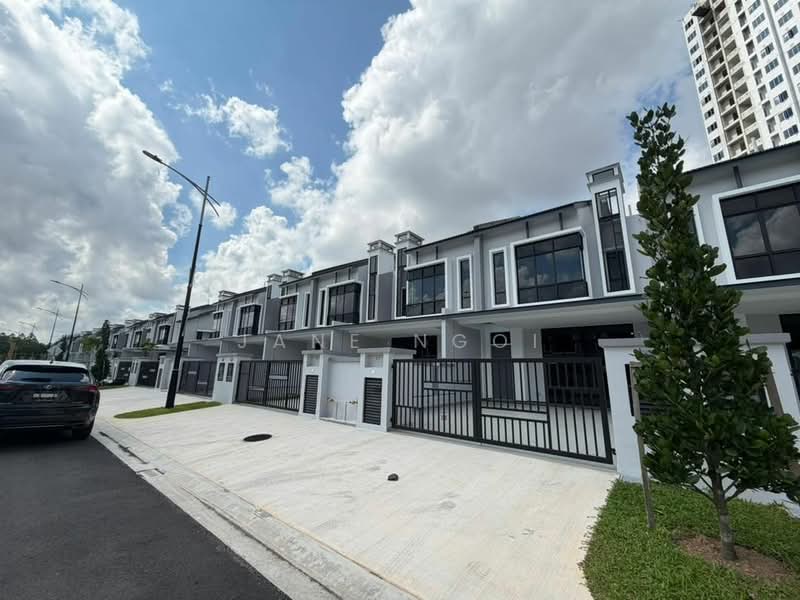 Rumah Teres 2-Tingkat untuk Dijual di Taman Mount Austin (Tebrau) - Jane Ngoi - Exterior - PropertyGuru.com.my
