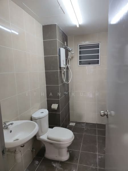Kondominium untuk Disewa di Residensi Desa Satumas - Ethan Kueh - Bathroom - PropertyGuru.com.my