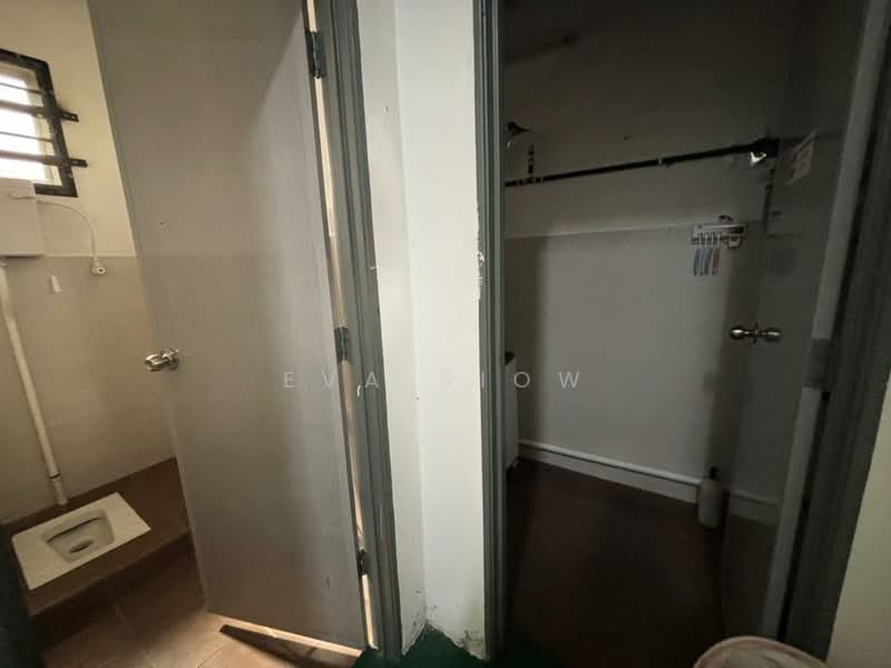 Shop for Sale in Kangkar Pulai (Skudai) - Eva Siow - Bathroom - PropertyGuru.com.my