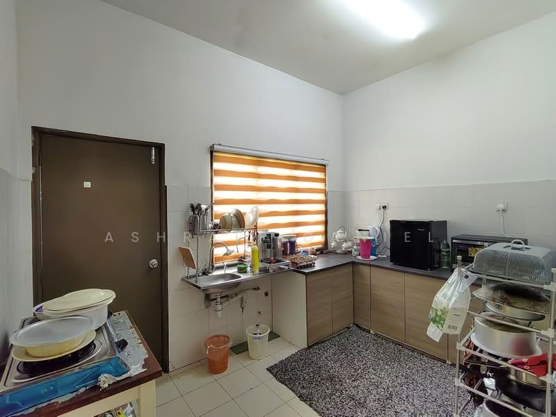 Terraced House for Sale in Banting (Selangor) - Ashraff Daniel - Kitchen - PropertyGuru.com.my