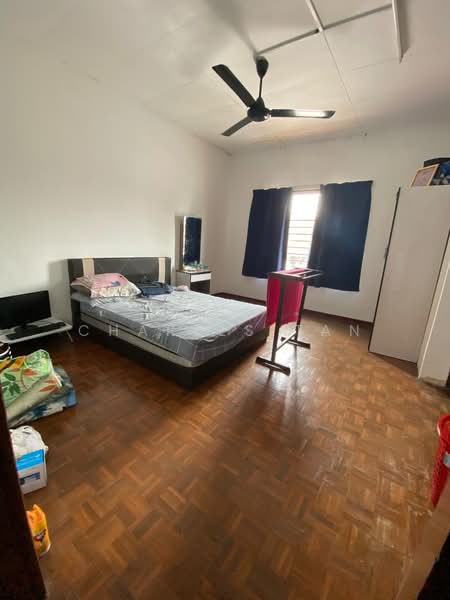 2-storey Terraced House for Sale in Bandar Putra Permai (Seri Kembangan) - Charles Tan - Bedroom - PropertyGuru.com.my