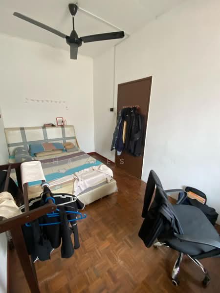2-storey Terraced House for Sale in Bandar Putra Permai (Seri Kembangan) - Charles Tan - Bedroom - PropertyGuru.com.my