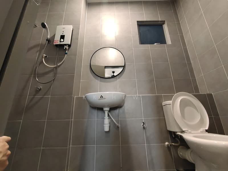 Apartment for Sale at Idaman Abadi - KK HEW - Bathroom - PropertyGuru.com.my