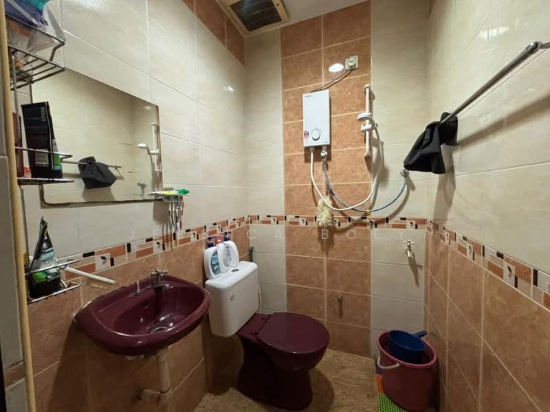 Cluster House for Sale in Taman Delima (Tebrau) - Jessica Boey - Bathroom - PropertyGuru.com.my