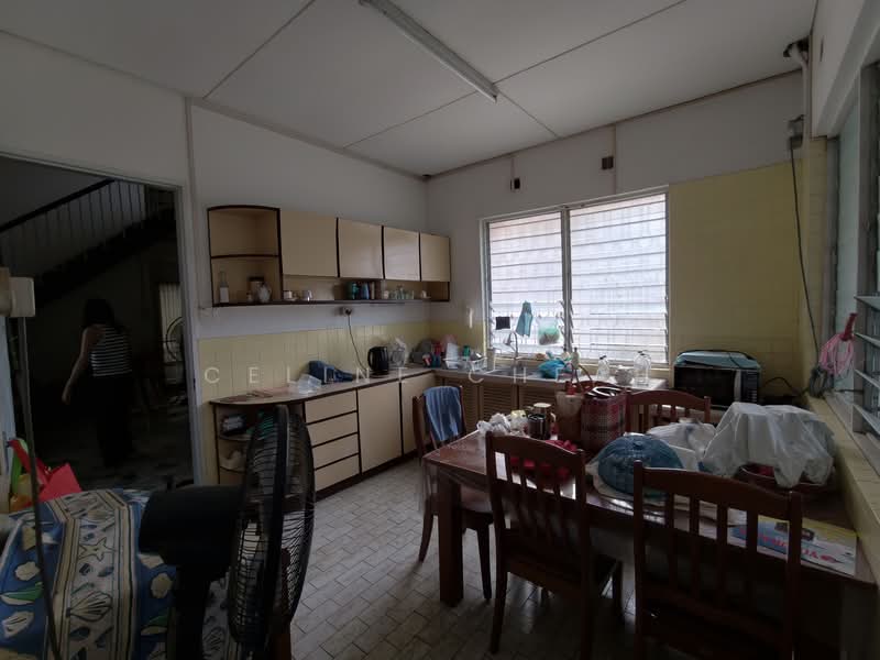 Rumah Banglo untuk Dijual di Taman Jesselton (Ayer Itam) - Celine Cheah - Kitchen - PropertyGuru.com.my