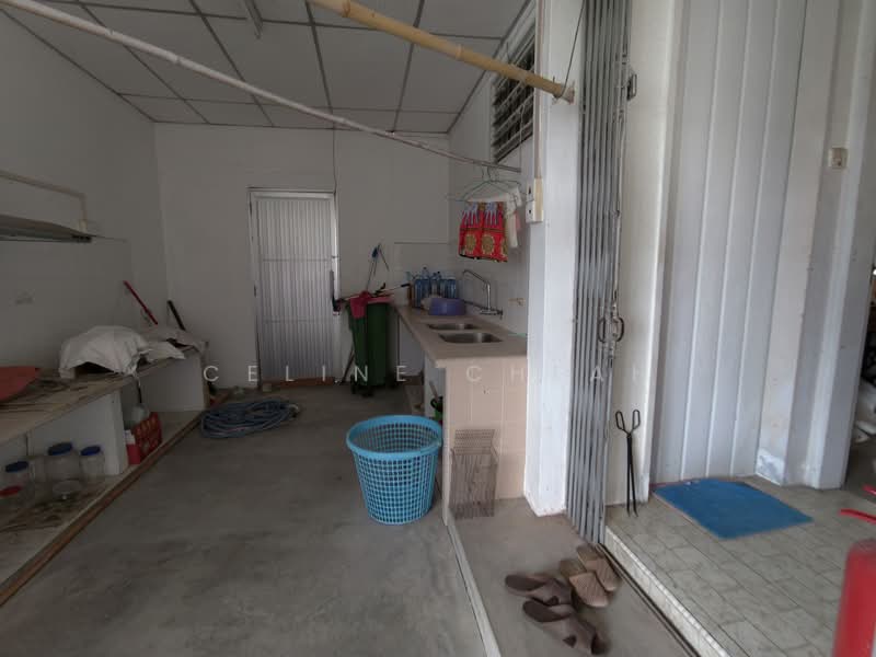 Rumah Banglo untuk Dijual di Taman Jesselton (Ayer Itam) - Celine Cheah - Kitchen - PropertyGuru.com.my