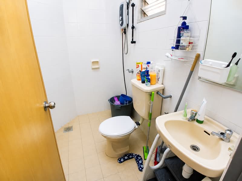 1.5-storey Terraced House for Sale in Usj 6 (Subang Jaya) - KH Khoo - Bathroom - PropertyGuru.com.my