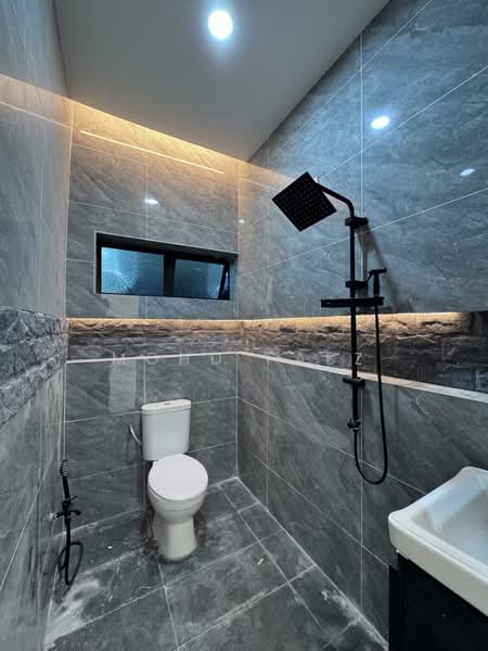 1-storey Terraced House for Sale in Taman Skudai Baru (Skudai) - Mohd Faez - Bathroom - PropertyGuru.com.my