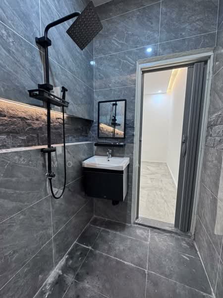 1-storey Terraced House for Sale in Taman Skudai Baru (Skudai) - Mohd Faez - Bathroom - PropertyGuru.com.my