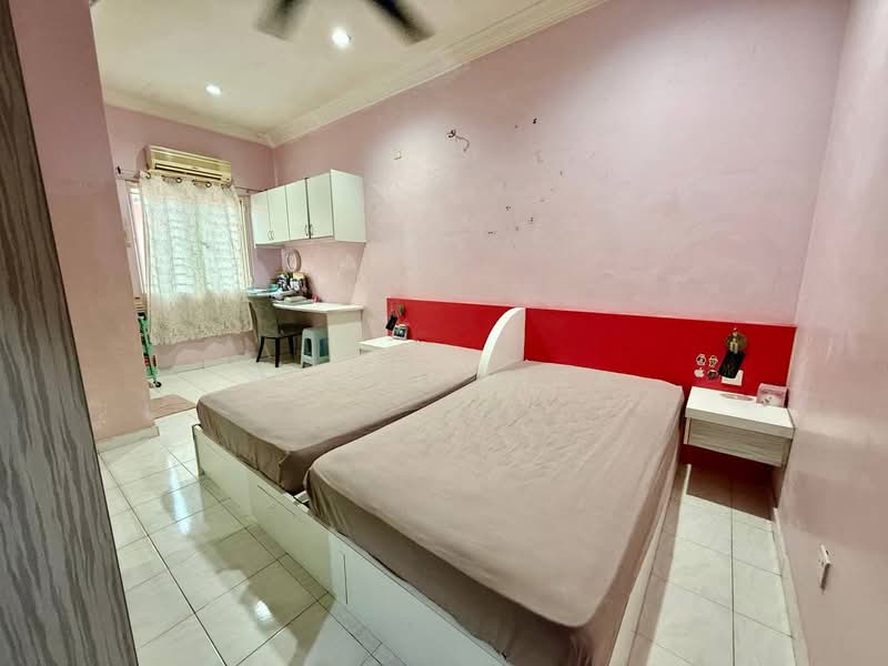 2-storey Terraced House for Sale in Seksyen 7 (Shah Alam) - Nurul Izza - PropertyGuru.com.my
