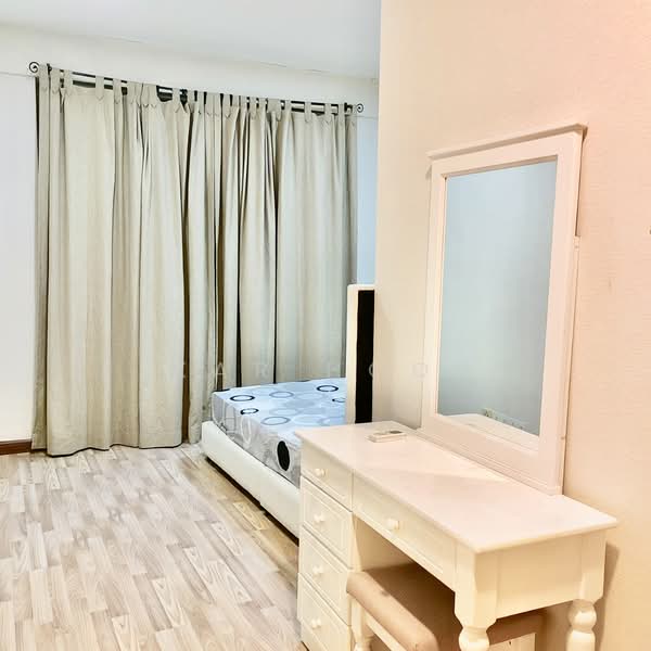 Kondominium untuk Disewa di Shaftsbury Residence - Kar Hooi - Bedroom - PropertyGuru.com.my