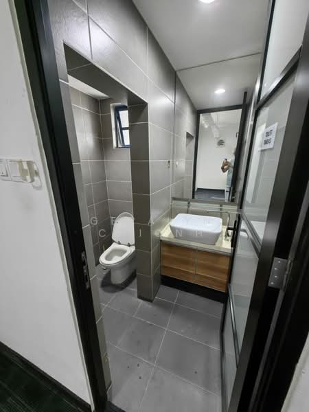 Kedai / Pejabat untuk Dijual di Kelana Jaya (Petaling Jaya) - Geralyn Chionh - Bathroom - PropertyGuru.com.my