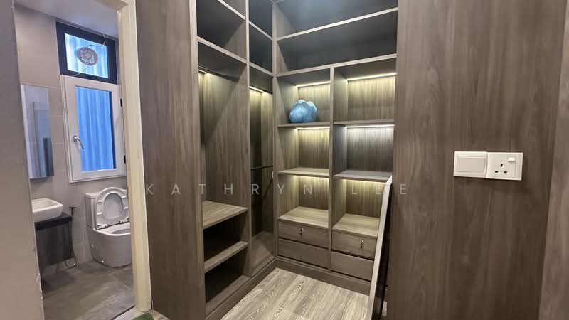 Zero-Lot Bungalow for Sale in Sungai Ara (Penang) - Kathryn Lee - Walk in wardrobe - PropertyGuru.com.my