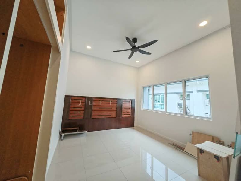 Semi-Detached House for Rent in Seri Kembangan (Selangor) - Jeff Tan - Living Room - PropertyGuru.com.my