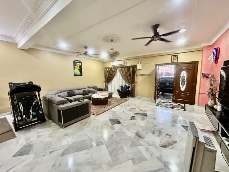 Rumah Teres 2 Tingkat untuk Dijual di Ampang Jaya (Ampang) - Noraini Dahan - Living Room - PropertyGuru.com.my