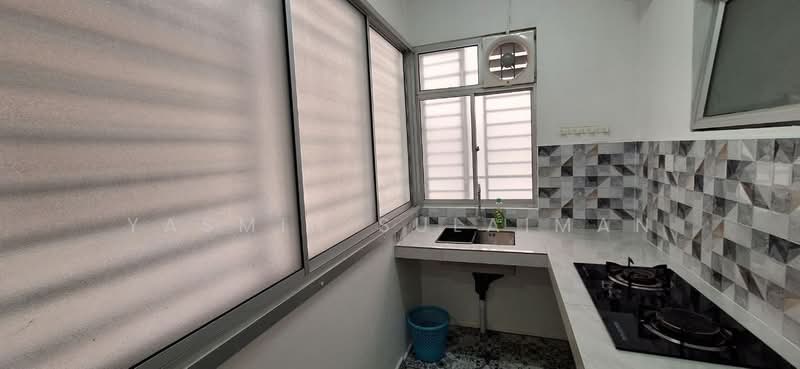 Apartment for Sale at De Bayu - Yasmin Sulaiman - Kitchen - PropertyGuru.com.my