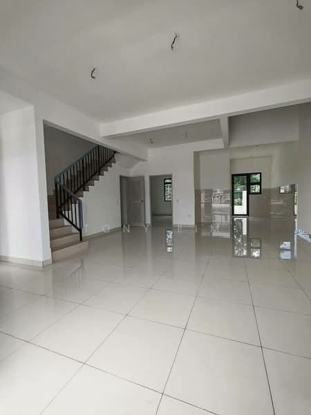 Rumah Teres 2 Tingkat untuk Disewa di Leisure Farm (Gelang Patah) - Tony Lim - Living Room - PropertyGuru.com.my