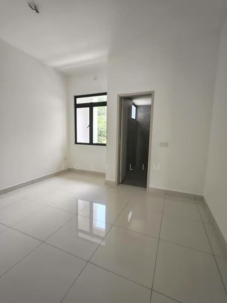 Rumah Teres 2 Tingkat untuk Disewa di Leisure Farm (Gelang Patah) - Tony Lim - Interior - PropertyGuru.com.my