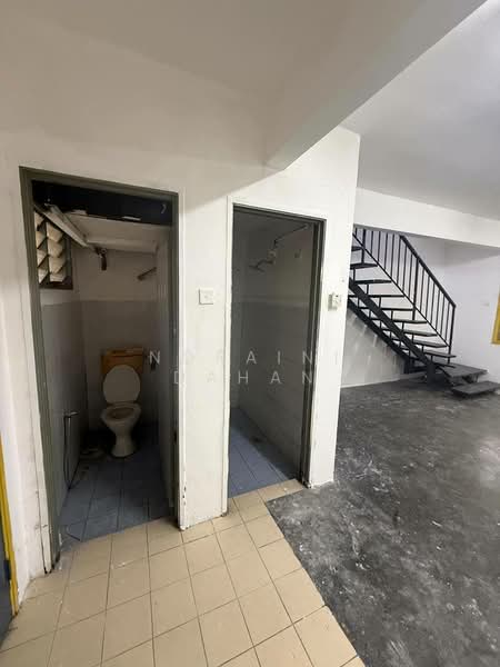 Rumah Teres 2 Tingkat untuk Dijual di Sungai Buloh (Selangor) - Noraini Dahan - Bathroom - PropertyGuru.com.my