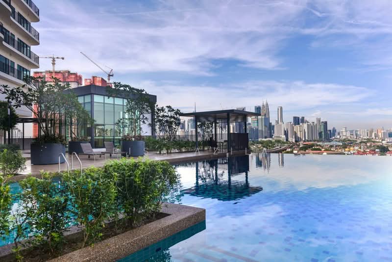 Servis Apartment untuk Dijual di Datum Jelatek Residence - Lisa Azila - Pool - PropertyGuru.com.my