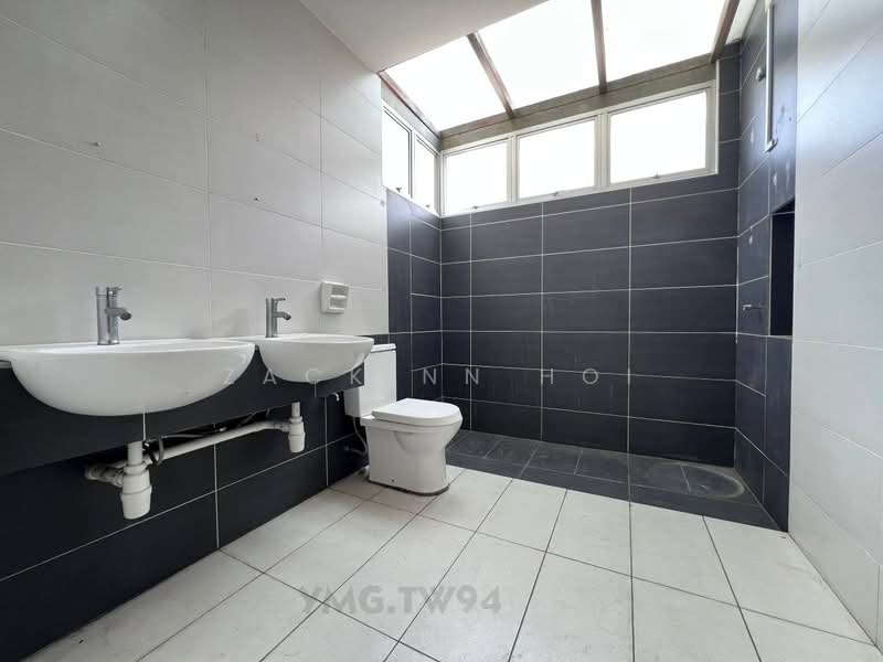 Rumah Teres 2 Tingkat untuk Dijual di Bandar Parklands (Klang) - Zackinn Hoi - Bathroom - PropertyGuru.com.my