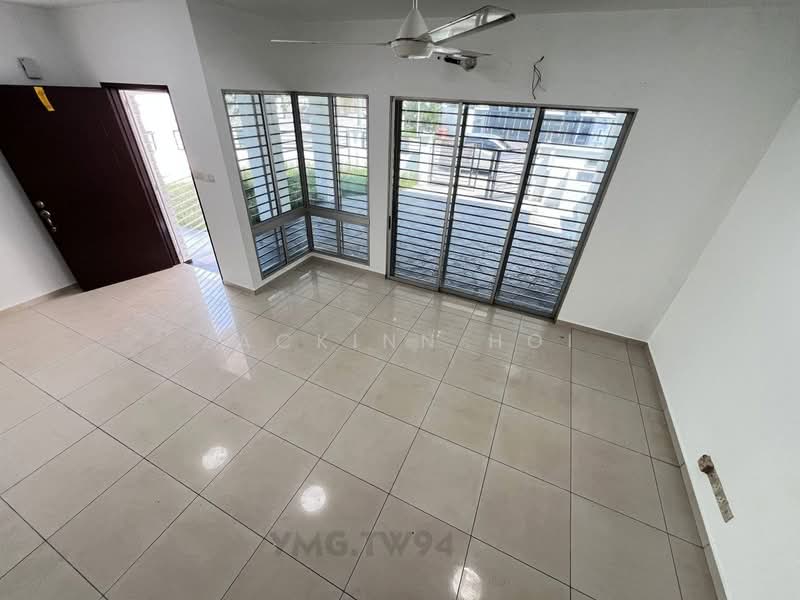 Rumah Teres 2 Tingkat untuk Dijual di Bandar Parklands (Klang) - Zackinn Hoi - Living Room - PropertyGuru.com.my