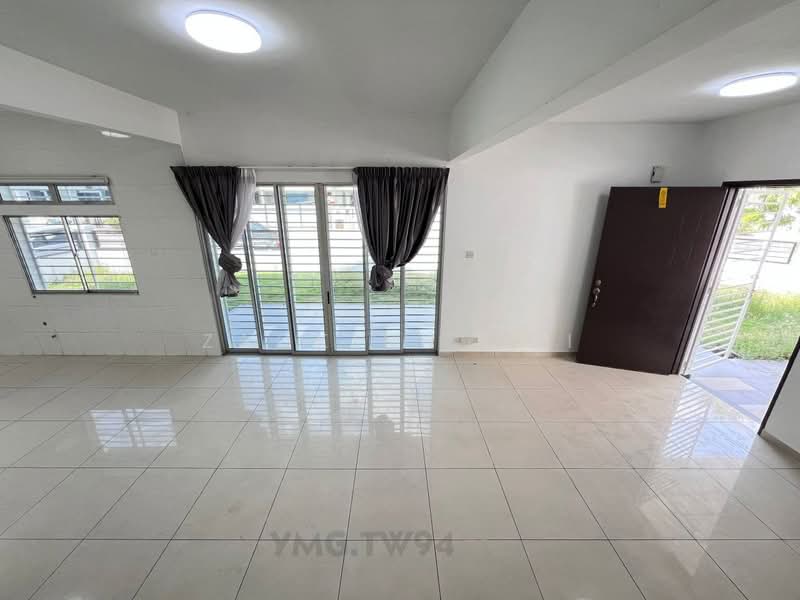 Rumah Teres 2 Tingkat untuk Dijual di Bandar Parklands (Klang) - Zackinn Hoi - Living Room - PropertyGuru.com.my