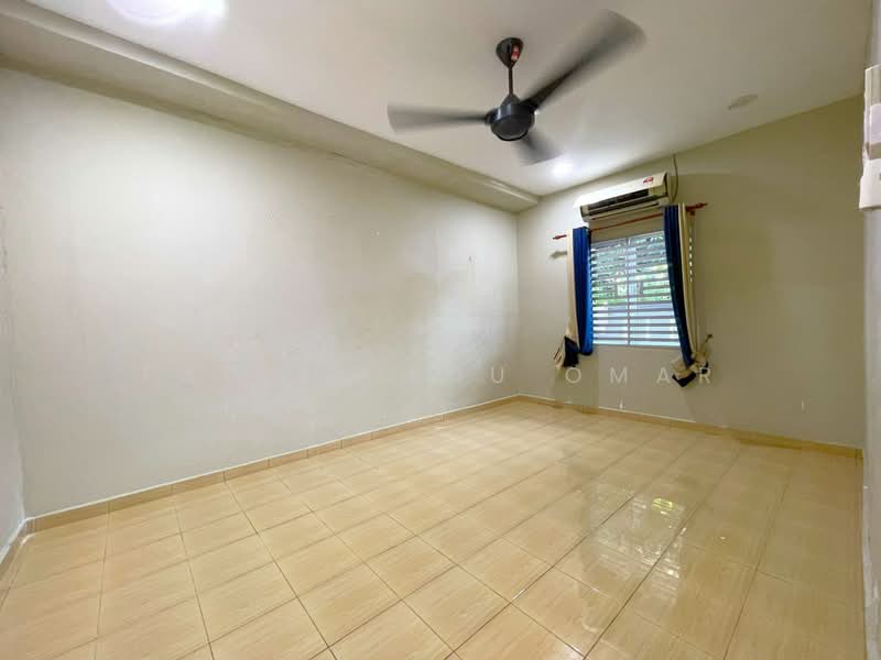 1-storey Terraced House for Sale in Bandar Kinrara Seksyen 1 (Bandar Kinrara) - Faisal Abu Omar - Interior - PropertyGuru.com.my