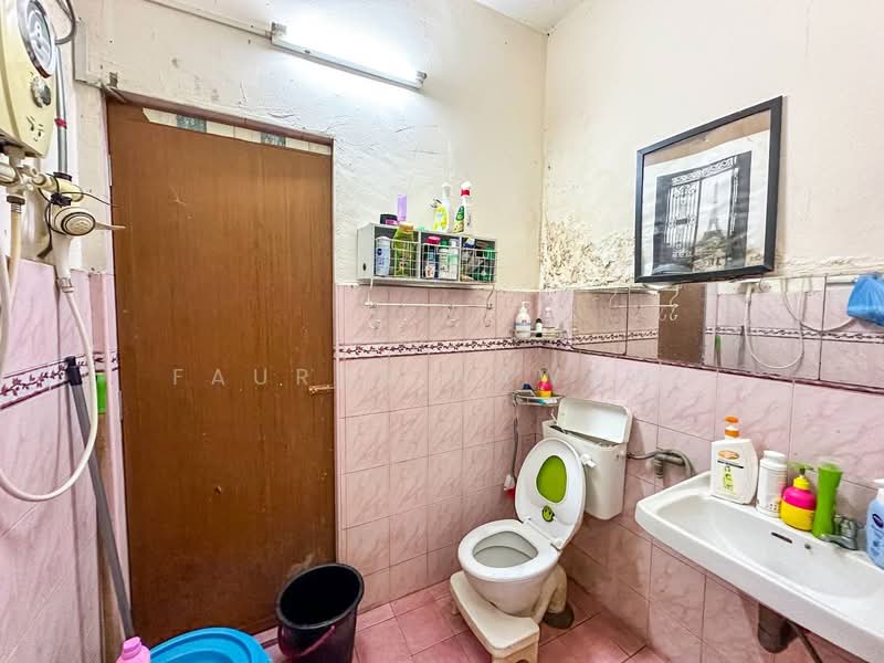 1-storey Terraced House for Sale in Seksyen 2 Bandar Baru Bangi (Bandar Baru Bangi) - Fauran Nawawi - PropertyGuru.com.my