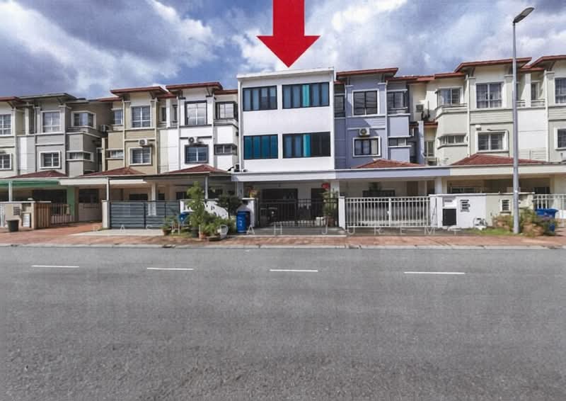 Rumah Teres 3 Tingkat untuk Dijual di Shah Alam (Selangor) - Rashidah Juremi - Exterior - PropertyGuru.com.my