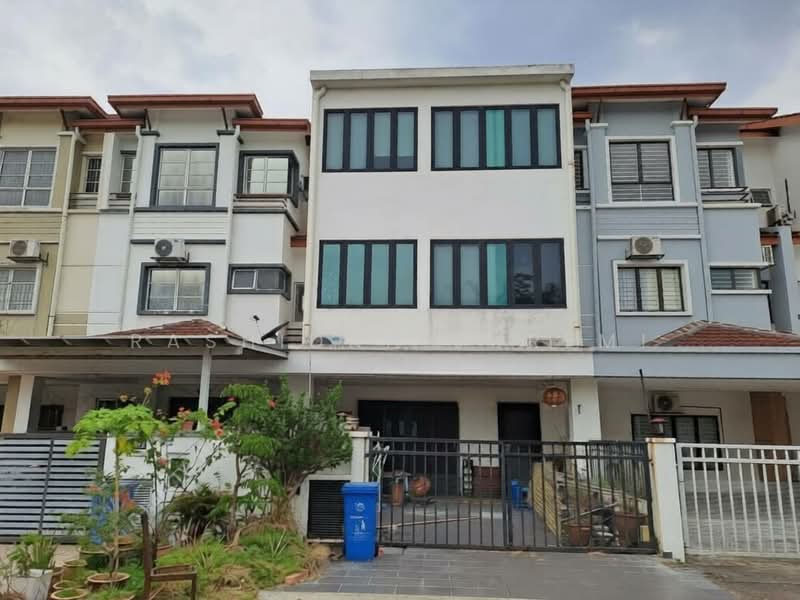 Rumah Teres 3 Tingkat untuk Dijual di Shah Alam (Selangor) - Rashidah Juremi - Exterior - PropertyGuru.com.my