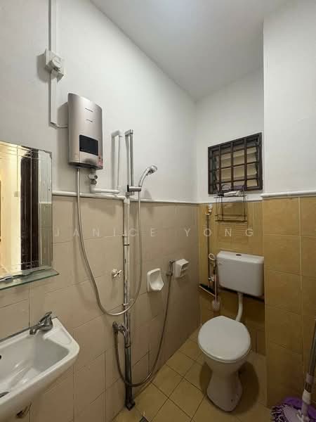 Apartment for Rent at Taman Larkin Idaman Plot C - Janice Yong - Bathroom - PropertyGuru.com.my