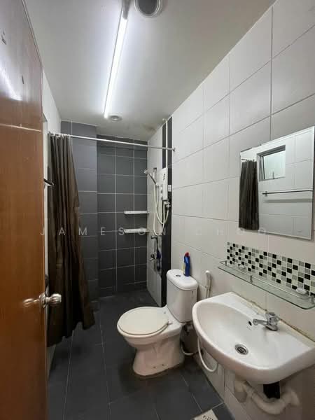Apartment for Sale at Zennith Suites (Pangsapuri Kebun Teh) - Jameson Choo - Bathroom - PropertyGuru.com.my
