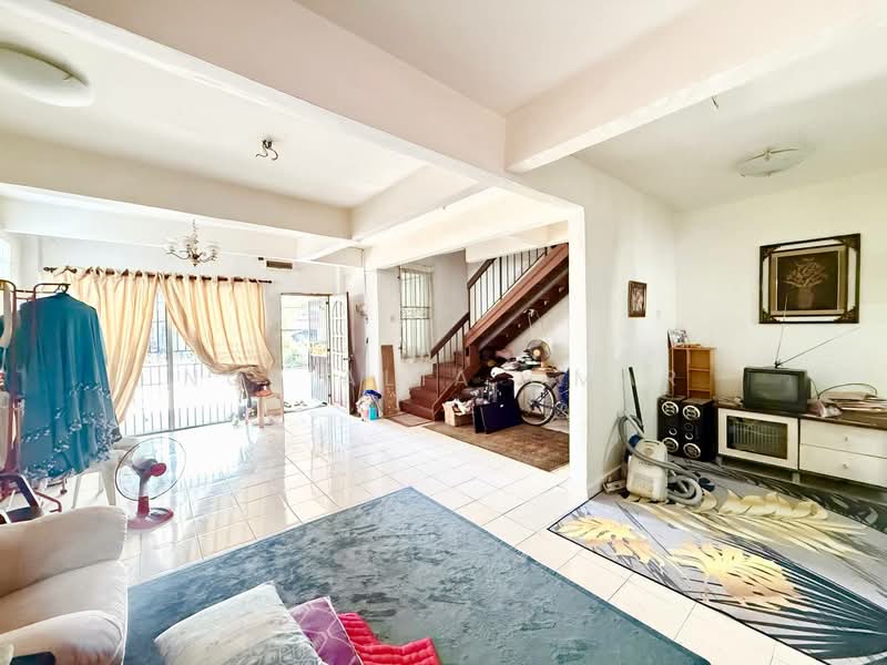 Rumah Teres 2 Tingkat untuk Dijual di Rawang (Selangor) - Nur Alia Omar - Living Room - PropertyGuru.com.my