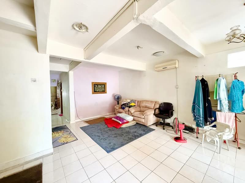 Rumah Teres 2 Tingkat untuk Dijual di Rawang (Selangor) - Nur Alia Omar - Living Room - PropertyGuru.com.my