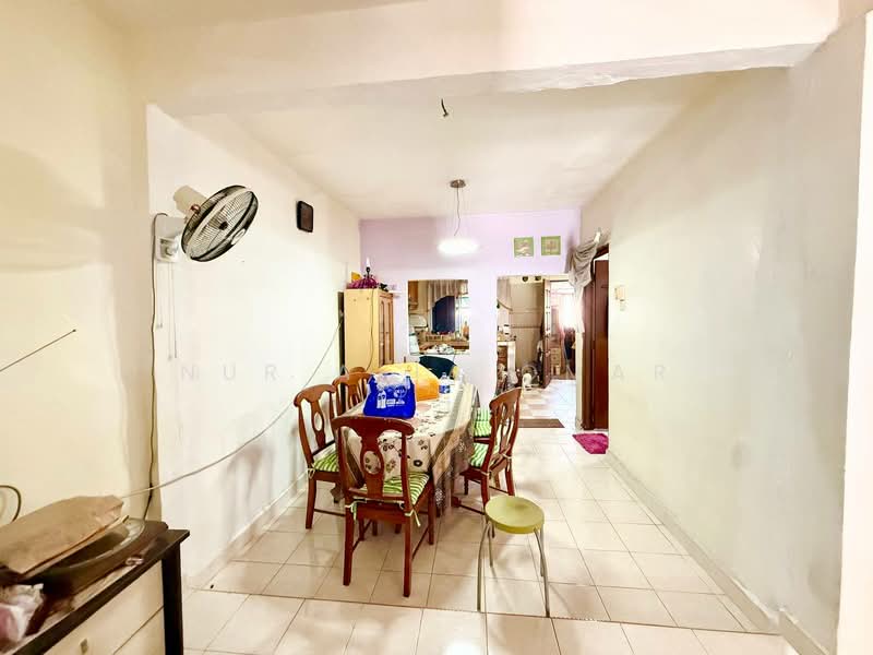 Rumah Teres 2 Tingkat untuk Dijual di Rawang (Selangor) - Nur Alia Omar - Dining Room - PropertyGuru.com.my