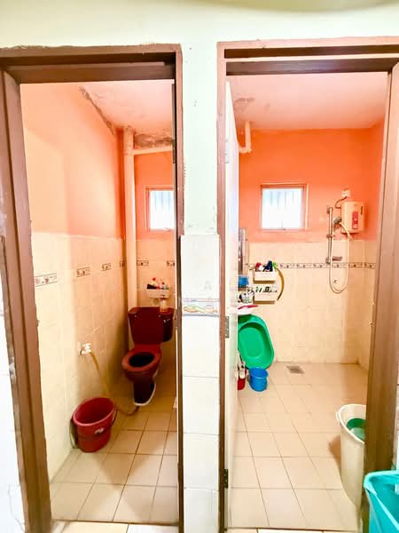 Rumah Teres 2 Tingkat untuk Dijual di Rawang (Selangor) - Nur Alia Omar - Bathroom - PropertyGuru.com.my