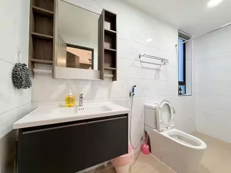 Servis Apartment untuk Dijual di Country Garden Central Park - Jovel Lim - Bathroom - PropertyGuru.com.my