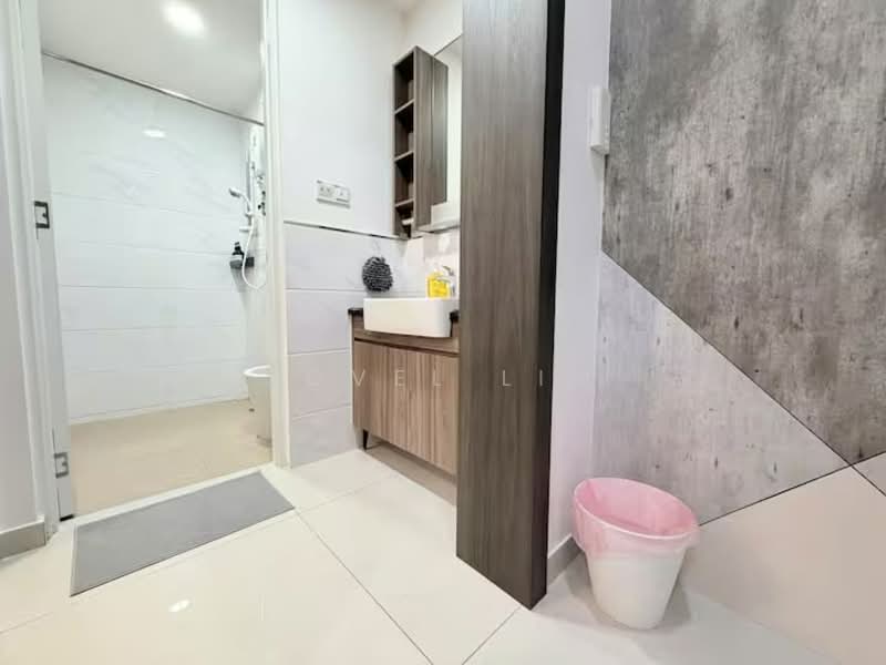Servis Apartment untuk Dijual di Country Garden Central Park - Jovel Lim - Bathroom - PropertyGuru.com.my
