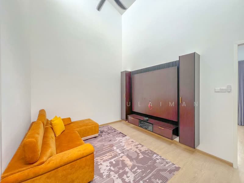 Rumah Teres 2 Tingkat untuk Dijual di Bukit Mahkota (Bangi) - Yasmin Sulaiman - Living Room - PropertyGuru.com.my