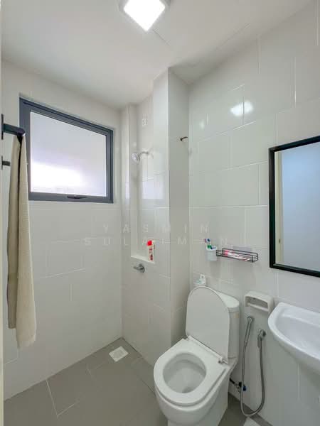 Rumah Teres 2 Tingkat untuk Dijual di Bukit Mahkota (Bangi) - Yasmin Sulaiman - Bathroom - PropertyGuru.com.my