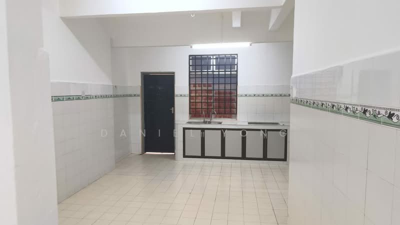 2-storey Terraced House for Sale in Taman Universiti (Skudai) - Daniel Yong - Kitchen - PropertyGuru.com.my