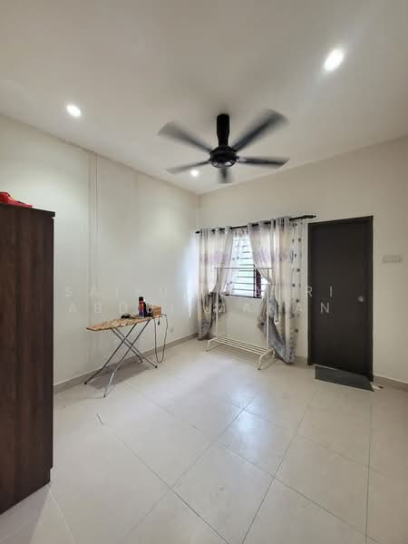 Rumah Teres 2 Tingkat untuk Dijual di Taman Kundang Jaya (Rawang) - Saiful Bahri Abdul Manan - Interior - PropertyGuru.com.my