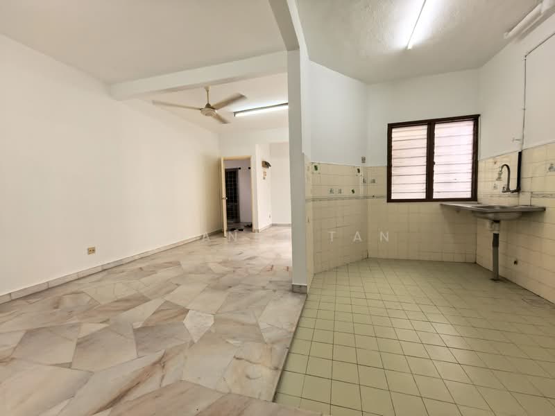Apartment for Rent at Subang Perdana Goodyear Court 5 - Joanna Tan - Living & Kitchen - PropertyGuru.com.my
