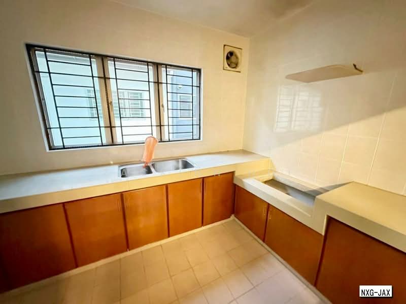 Rumah Teres 2 Tingkat untuk Dijual di Bandar Botanic (Klang) - Zackinn Hoi - Kitchen - PropertyGuru.com.my